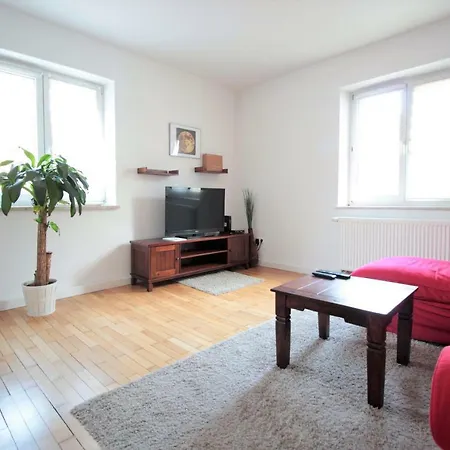 Apartamento Charming 3-bedroom With Parking Lot *